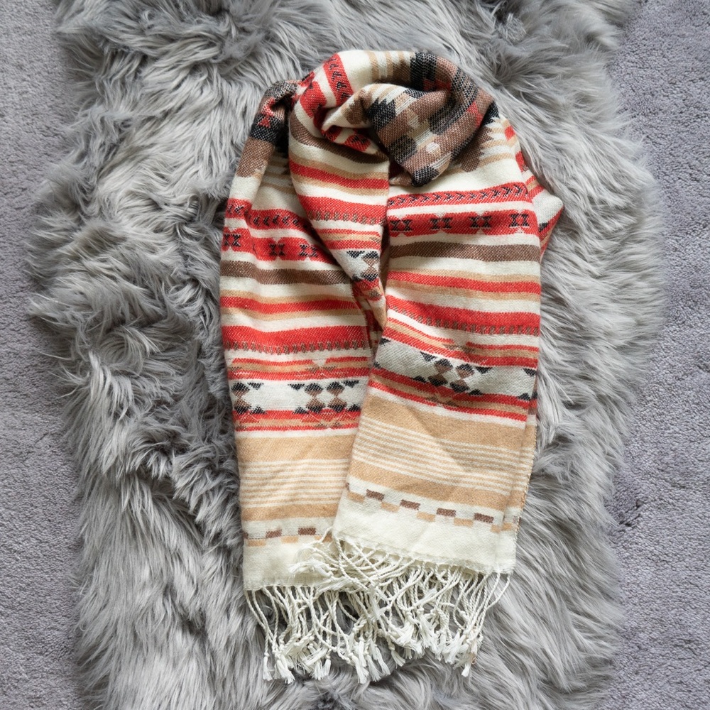 H&M winter holiday scarf perfect for Christmas